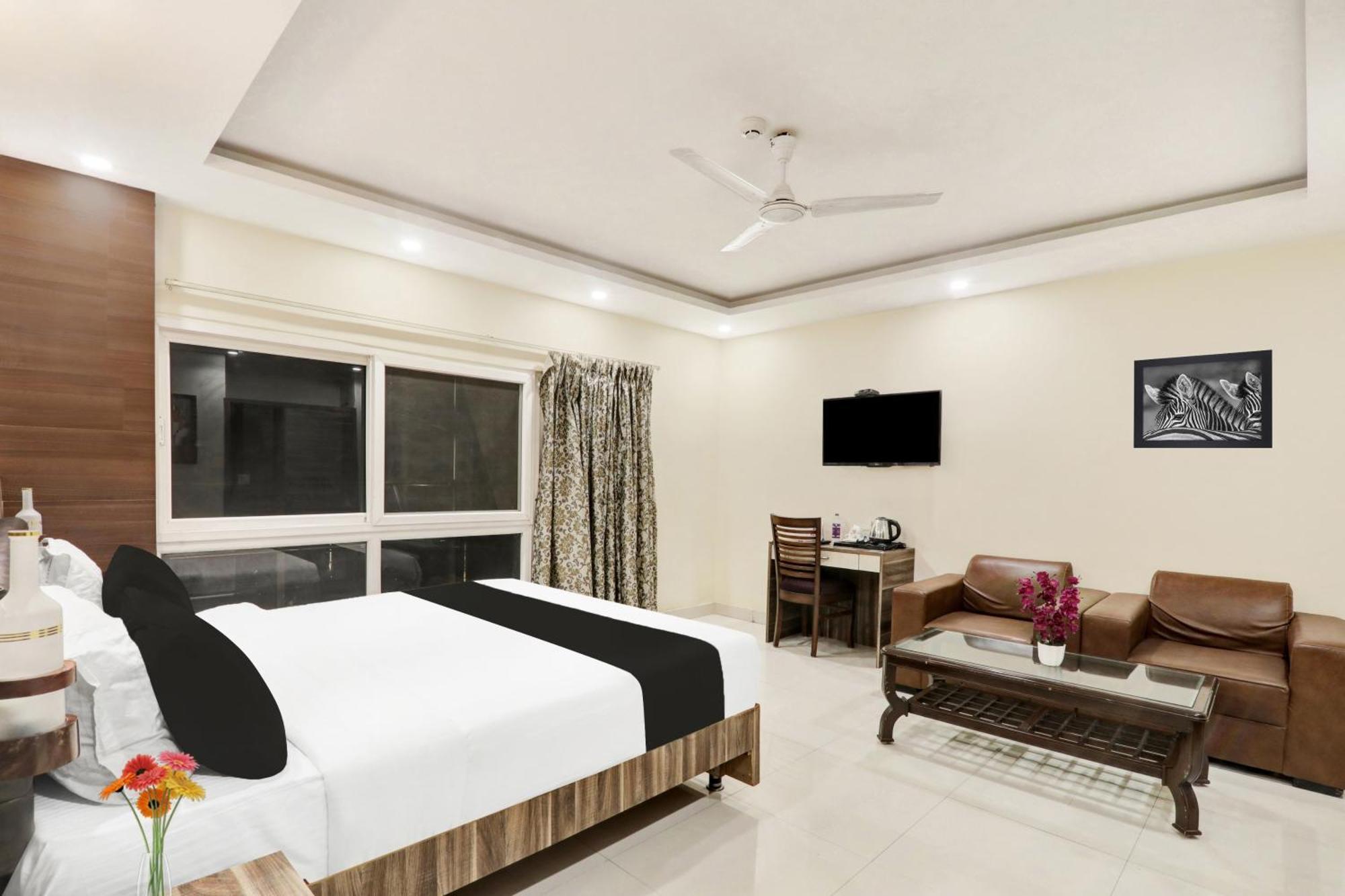 Super Townhouse Kankarbagh Formerly Kunwar Alcajars Patna  Exterior foto